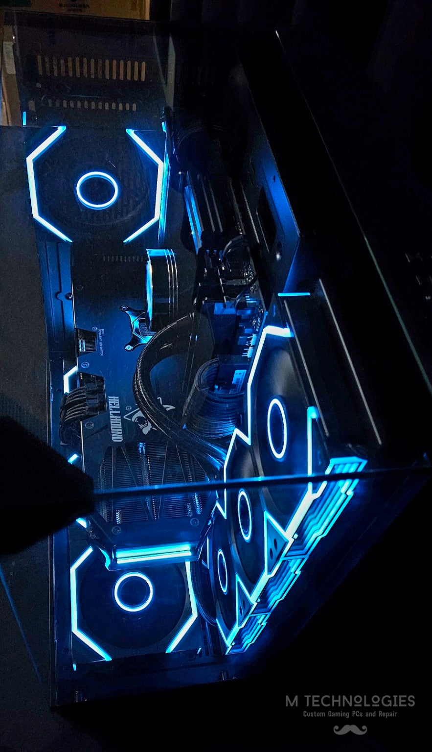 Cerberus | Ryzen 7 9800X3D | RX 9070 XT 16GB