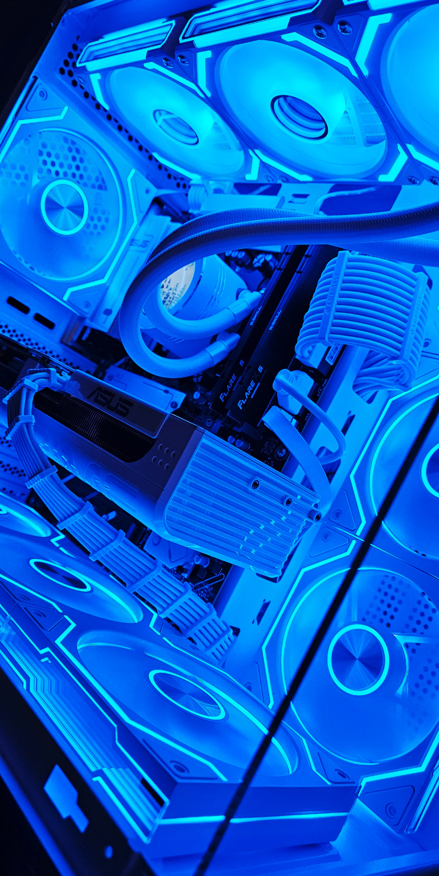 Cryostasis Custom Gaming PC | RTX 5070 | 32GB DDR5 | Ryzen 7600X3D