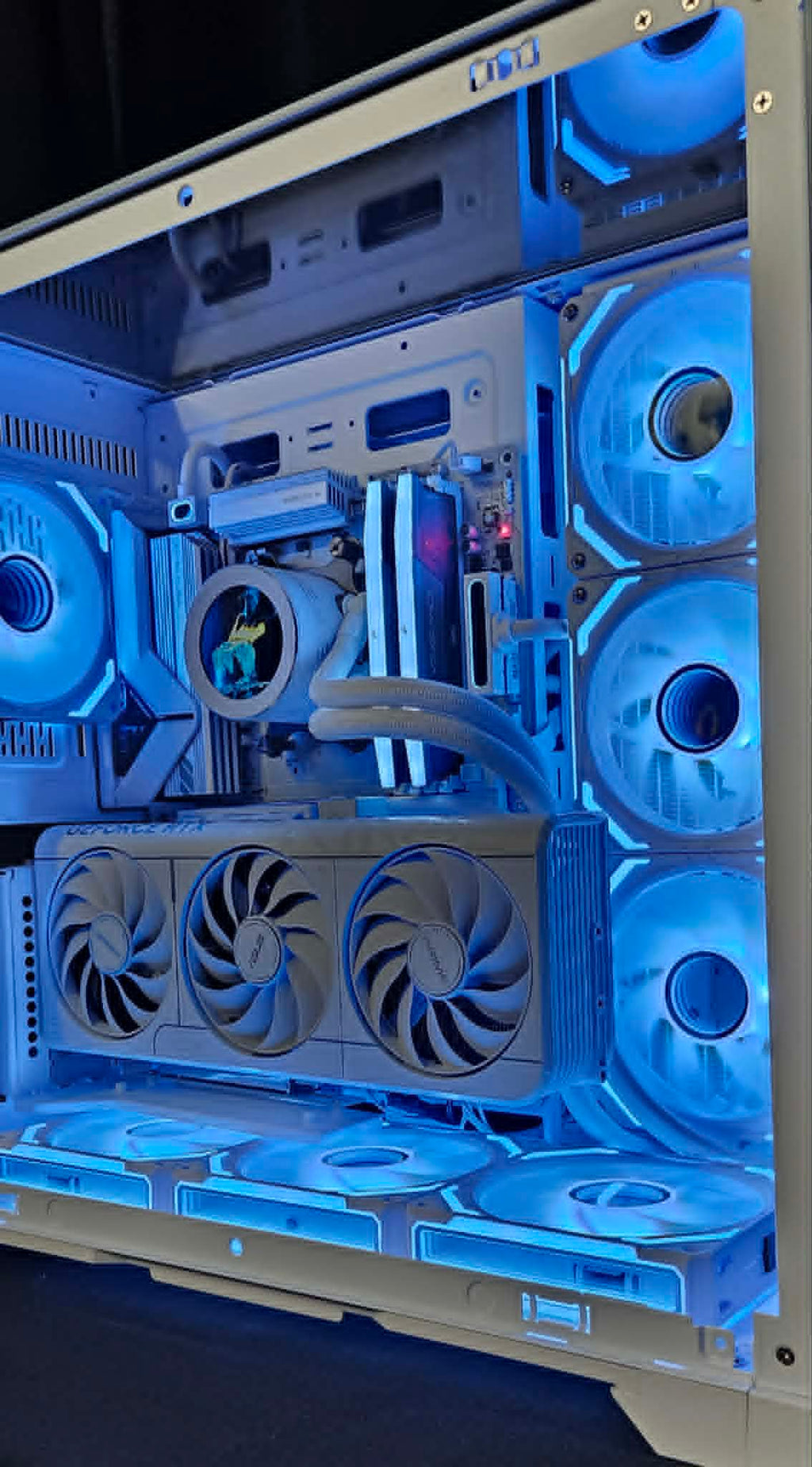 FROSTFIRE | Ryzen 5 7600X3D | RTX 5070 | 32GB DDR5 | 2TB NVMe