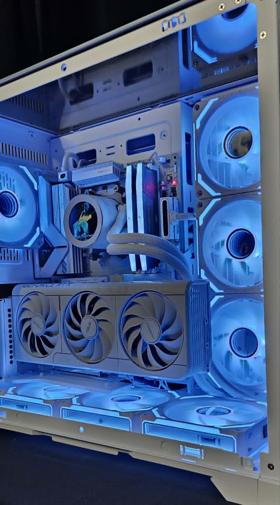 FROSTFIRE | Ryzen 5 7600X3D | RTX 5070 | 32GB DDR5 | 2TB NVMe