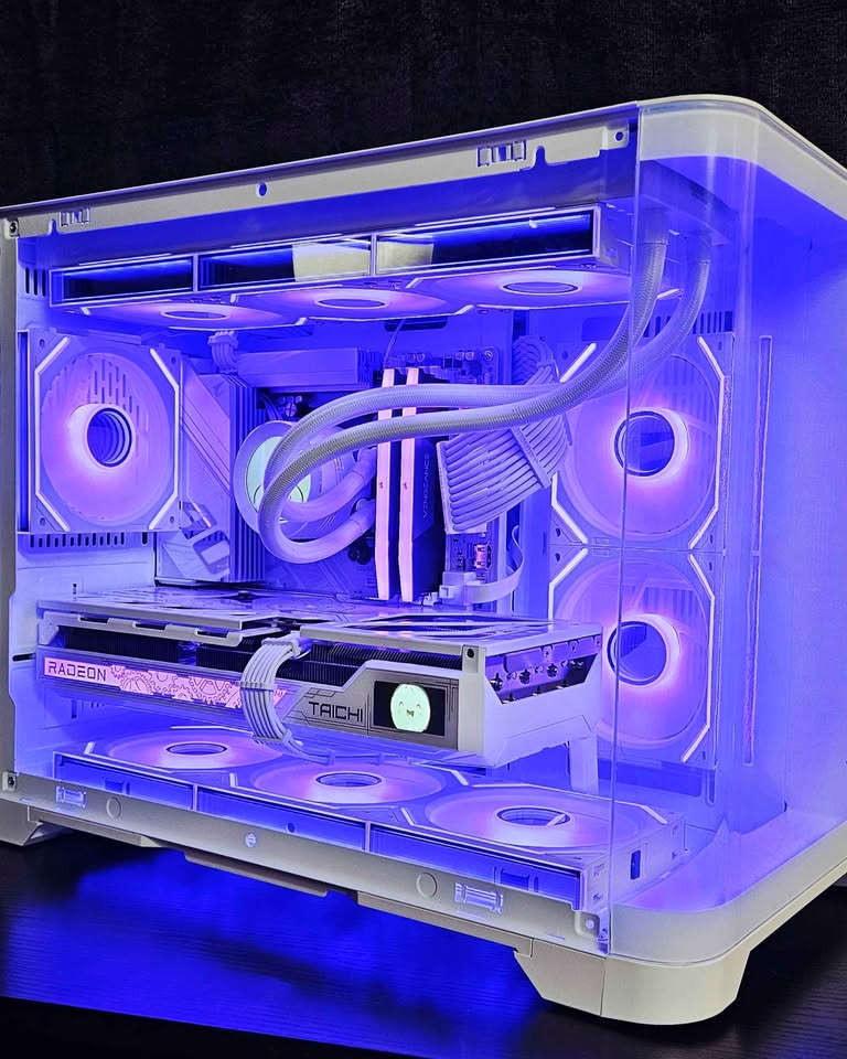 Taichi White 7800X3D Gaming PC