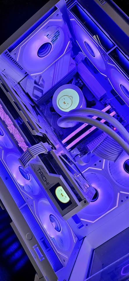 Taichi White 7800X3D Gaming PC