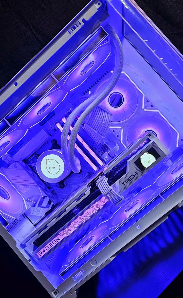 Taichi White 7800X3D Gaming PC