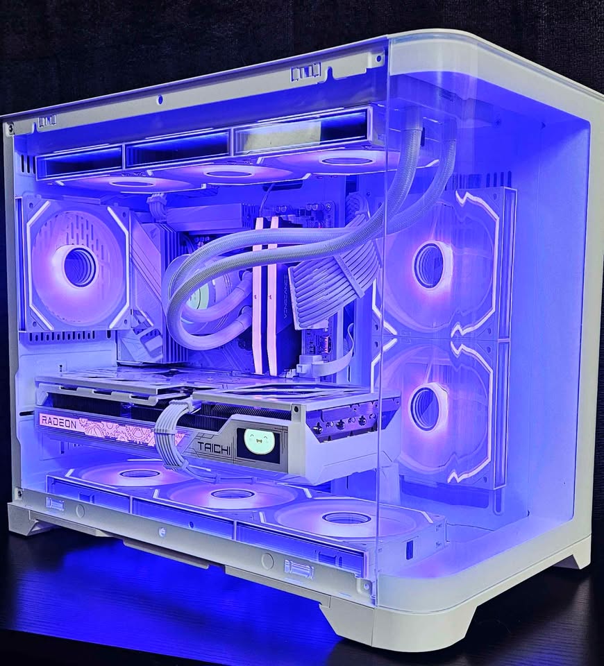Taichi White 7800X3D Gaming PC