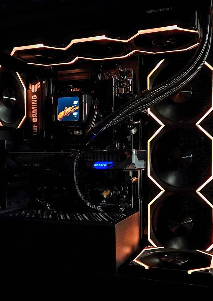 Siraj سِرَاج - The Guiding Light | Ryzen 7500X3D | RX 9060XT 16GB | 32GB DDR5 | LCD AIO Gaming PC
